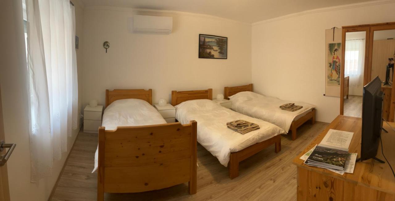Szent Bernat Vendeghaz Apartment Veszprém Exterior photo