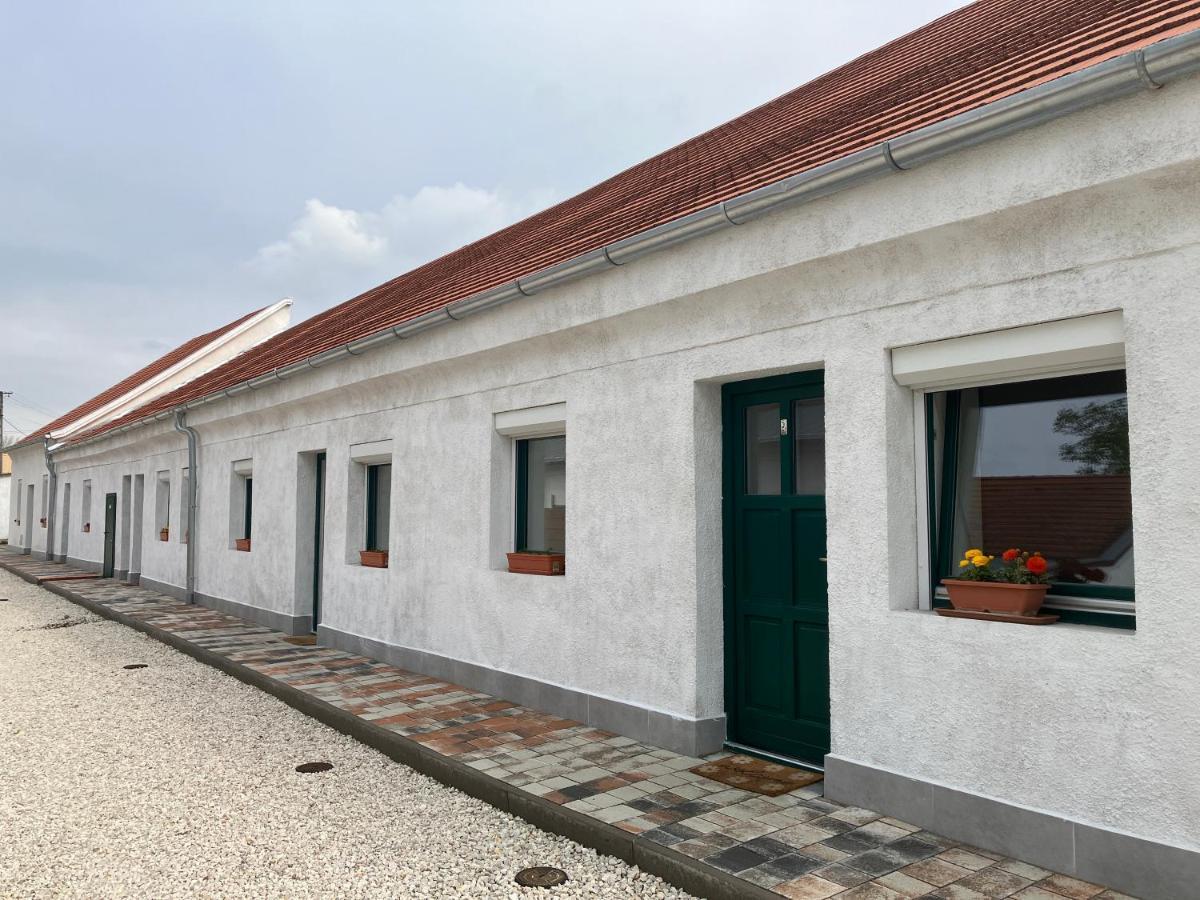 Szent Bernat Vendeghaz Apartment Veszprém Exterior photo